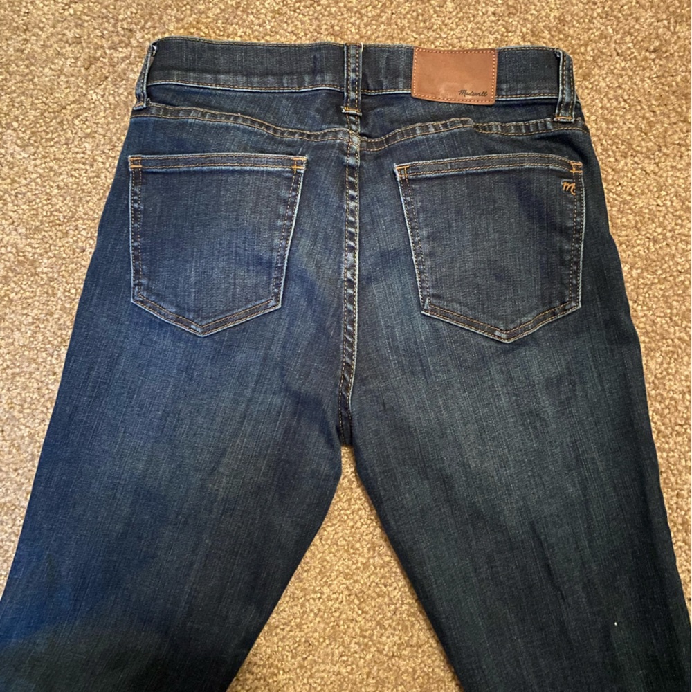 Madewell Women's Skinny Jeans in Dark Blue Wash - Picture 6 of 7